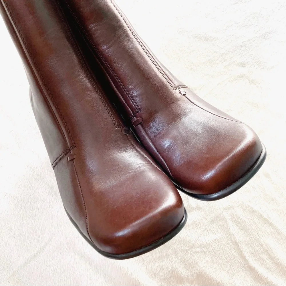 Elegant Brown Ankle Boots - Picture 5 of 13